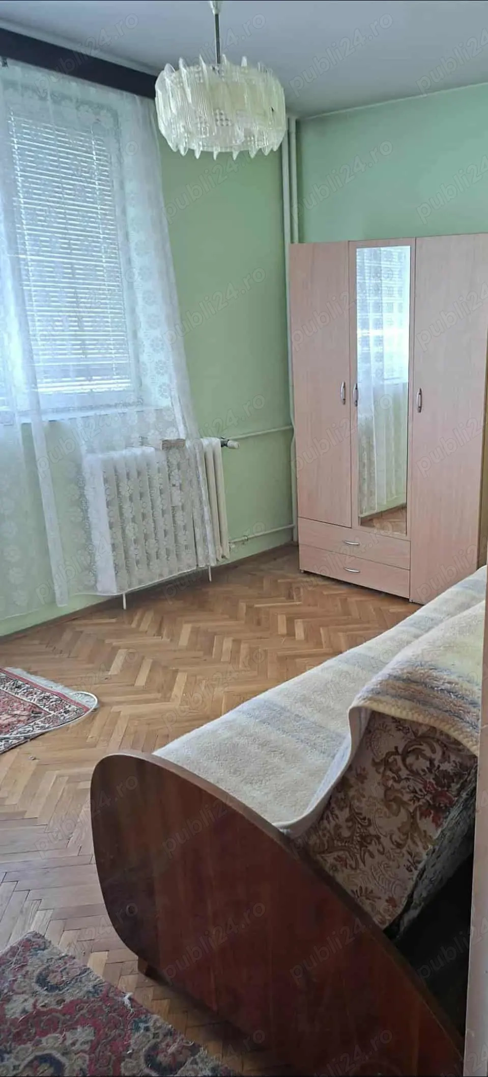 De închiriat apartament 3 camere   strada Sovata
