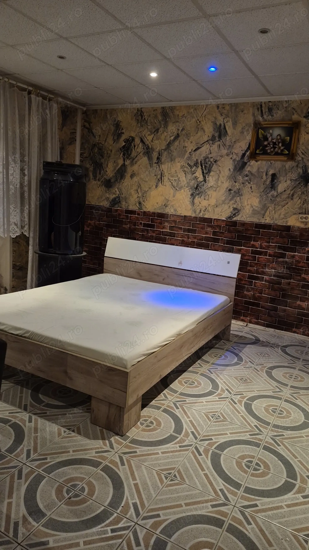 Închiriez parterul unei case cu etaj