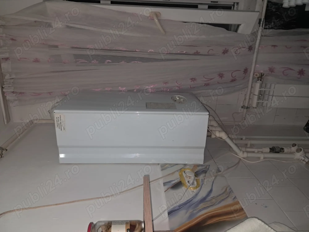 Apartament 3 camere semidecomandat