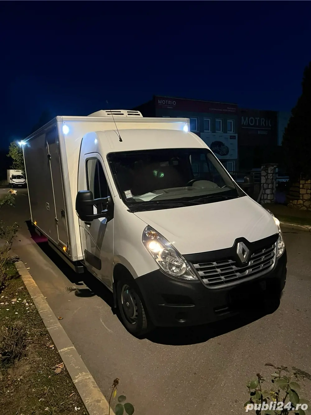 Vand Renault Master 2016 cub cu frig 