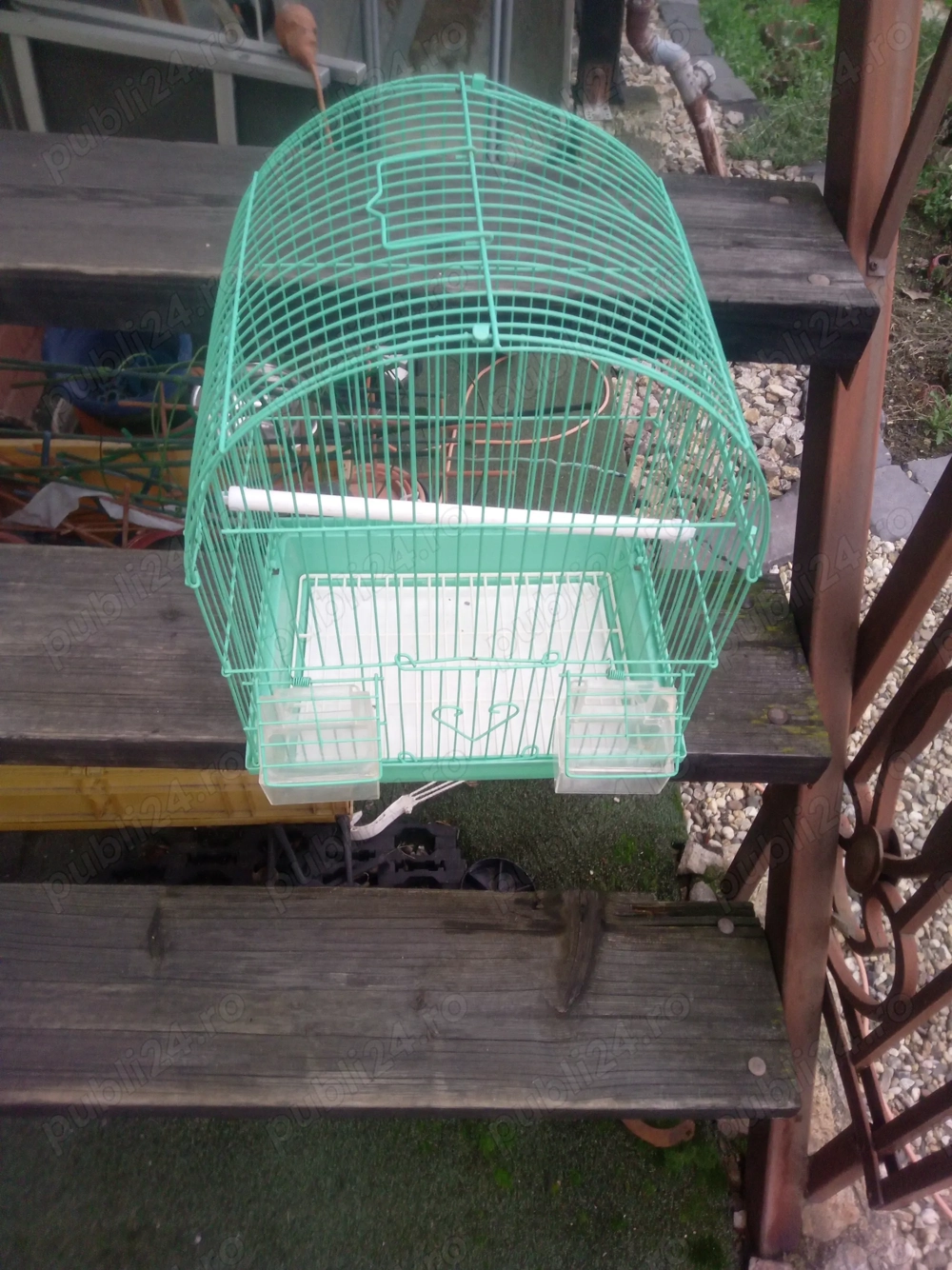 Vând colivie pasari