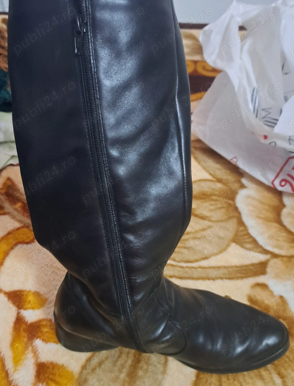 vand cizme de piele lungi