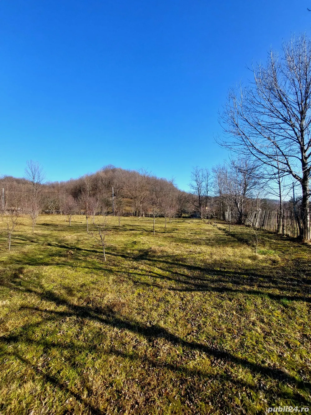 Teren intravilan de vânzare 