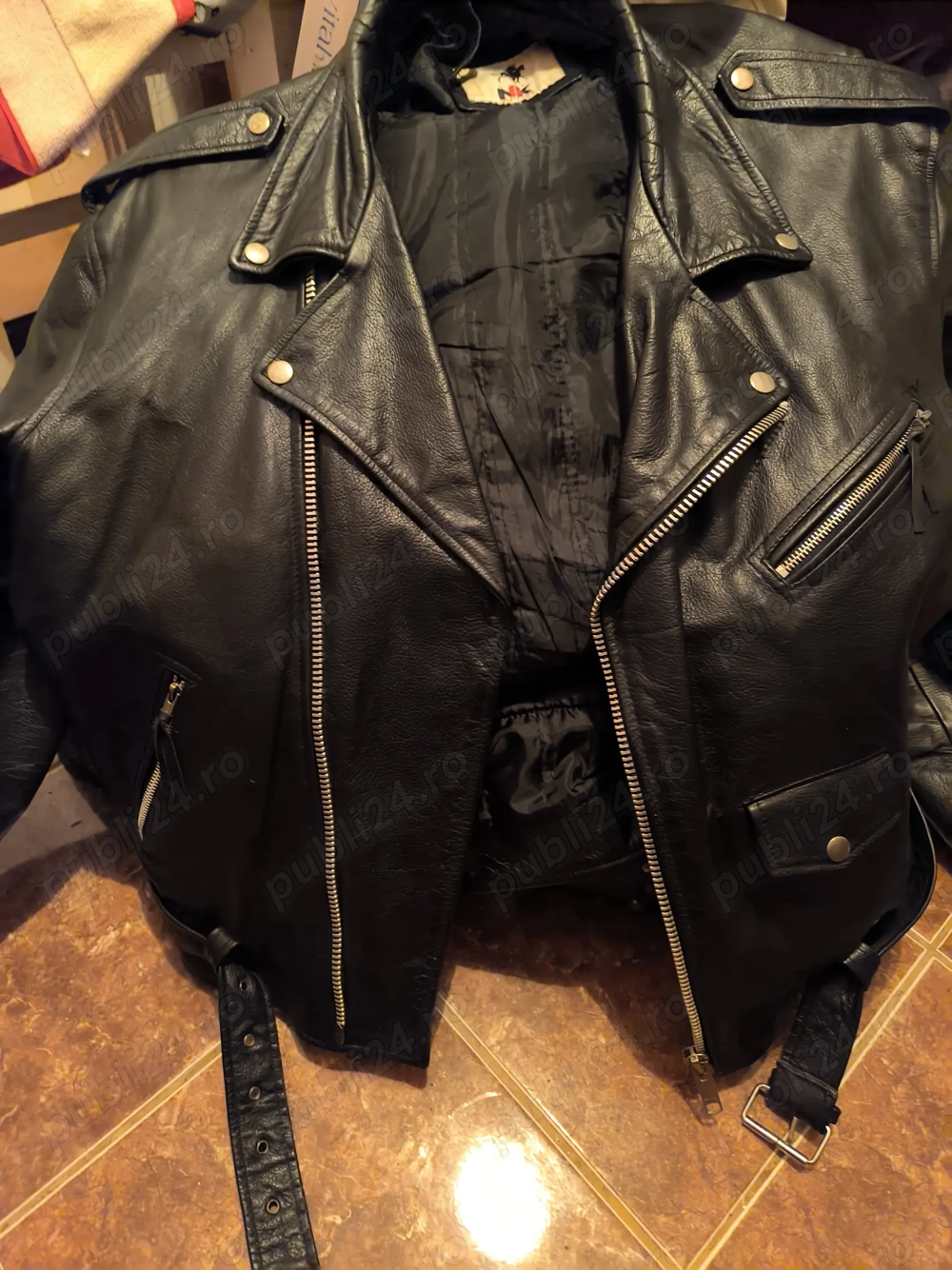 Geacă de piele ( motociclist, rock) de vânzare 