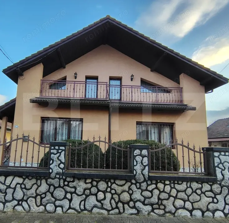 Casa individuala deosebita 7 camere, 350 mp utili, 1900 mp teren, Mihai Viteazu