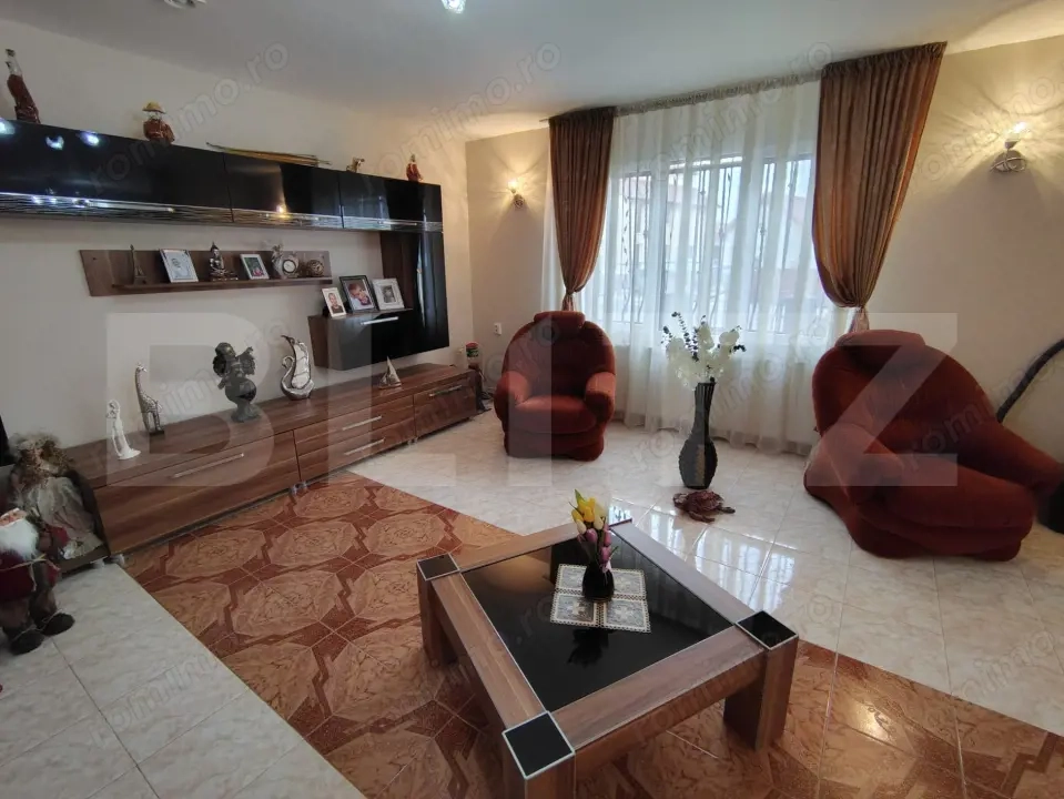 Casa impresionantă 7 camere, piscină, 350 mp utili, 1900 mp teren, Mihai Viteazu