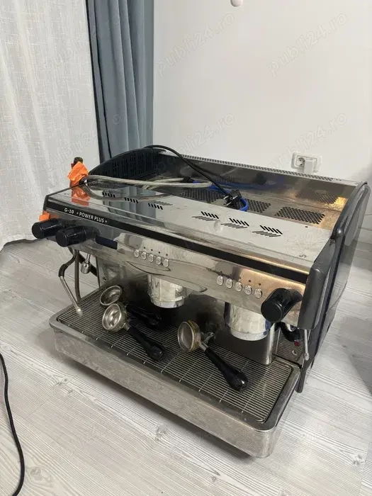 Expobar G10 Power Plus   2 grupuri, 3300W, stare excelentă