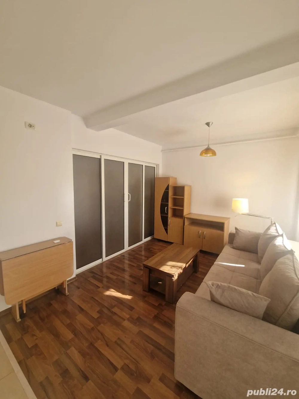 Apartament doua camere cu scara interioara, zona centrala.