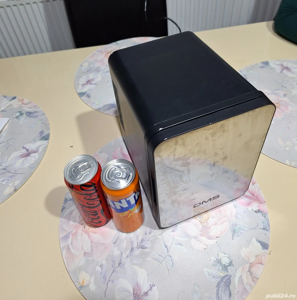 Cooler racitor frigider auto la 12V termoelectric 4 Litri