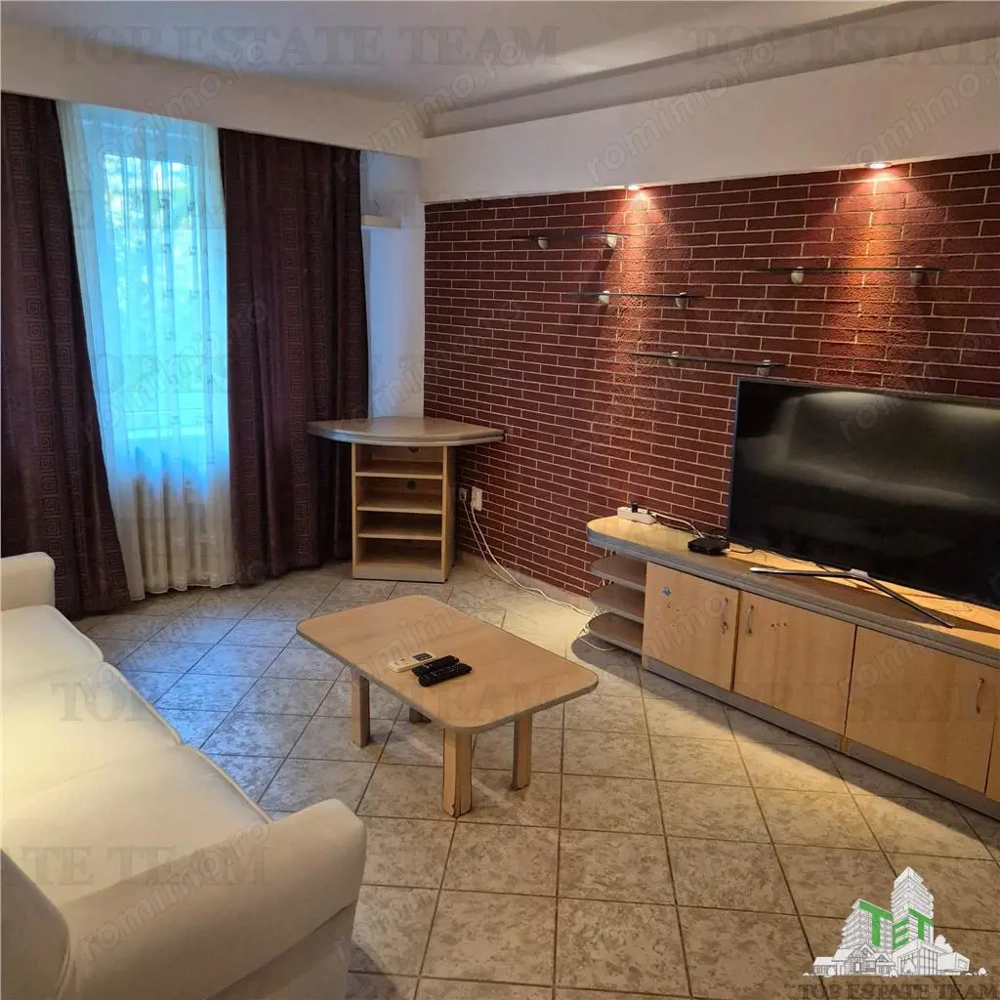 Apartament spatios cu 4 camere plus boxa accesibila din interior.