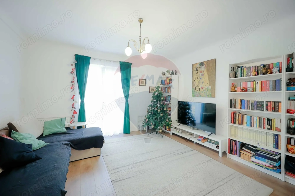 De vânzare apartament cu 2 camere, parter, parcare inclusă, central