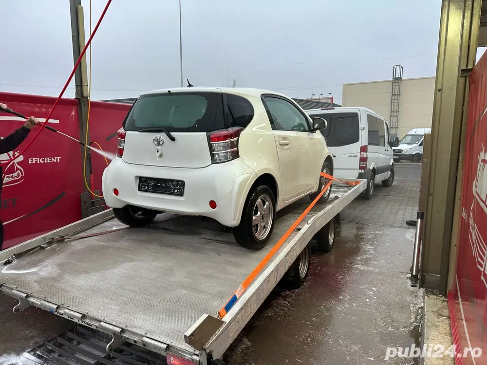 vând Toyota IQ