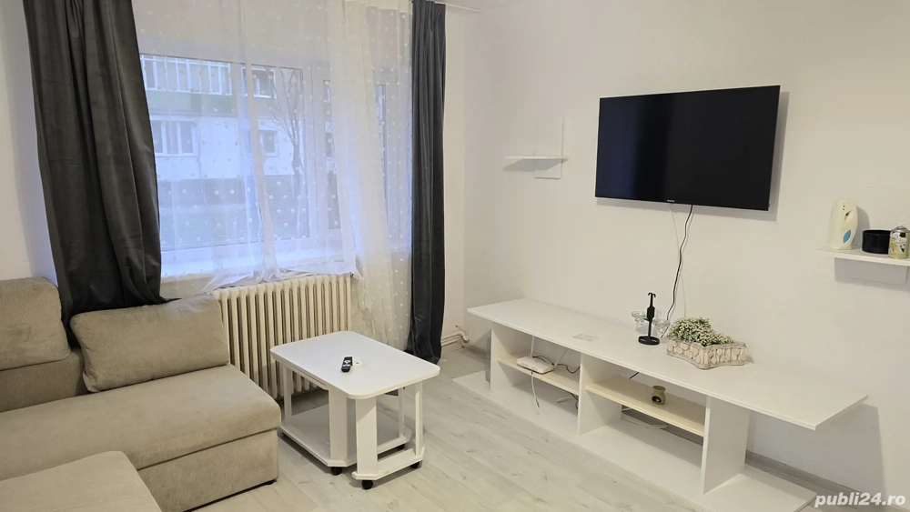 Vand apartament cu 2 camere in Deva, zona Al. Muncii (Piata Centrala), parter, mobilat