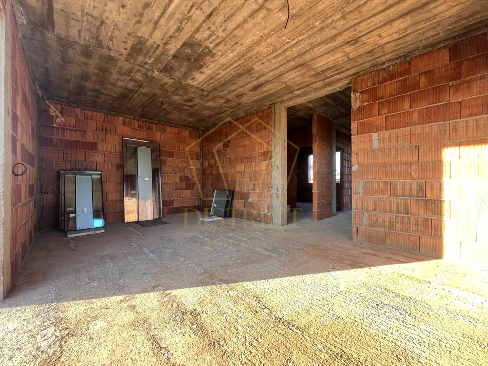 Duplex superb cu 4 camere despartit prin garaj | Chisoda | Pasha Garden