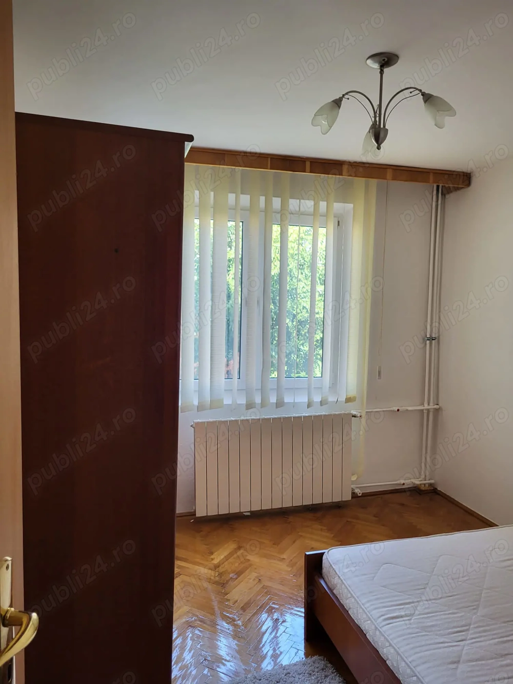 Inchiriez apartament 4 camere in zona Aparatorii Patriei