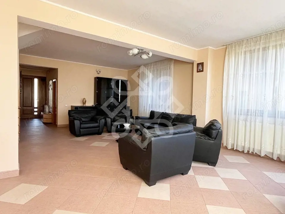 Vila de vanzare pe Malul Crisului, strada Facliei Oradea