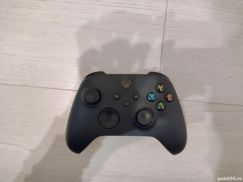 Vând Xbox One S cu 5 jocuri  un controller + bonus un controller