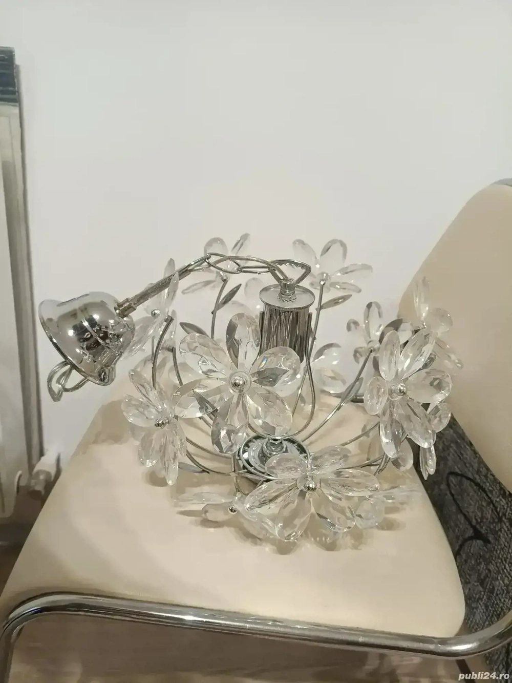 Candelabru, corp de iluminat