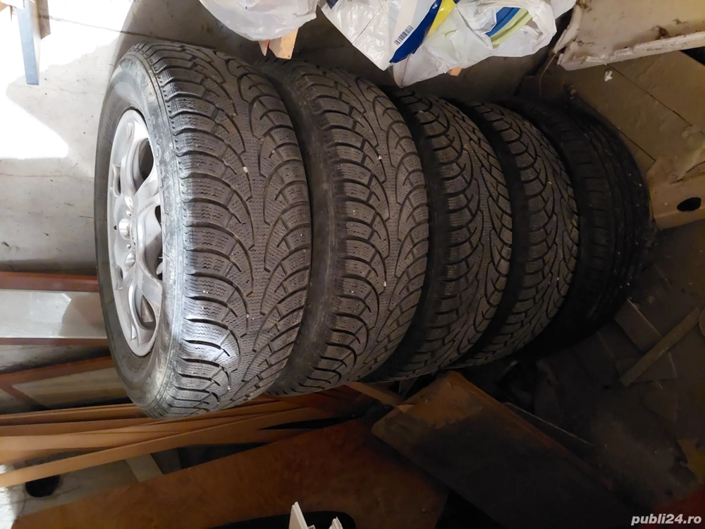 Vând jante cu cauciucuri iarna