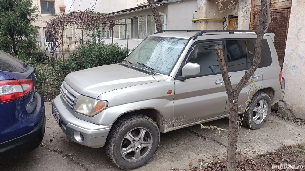 Vând autoturism Pajero Pinin, SUV 4x4 fabricat in 3002