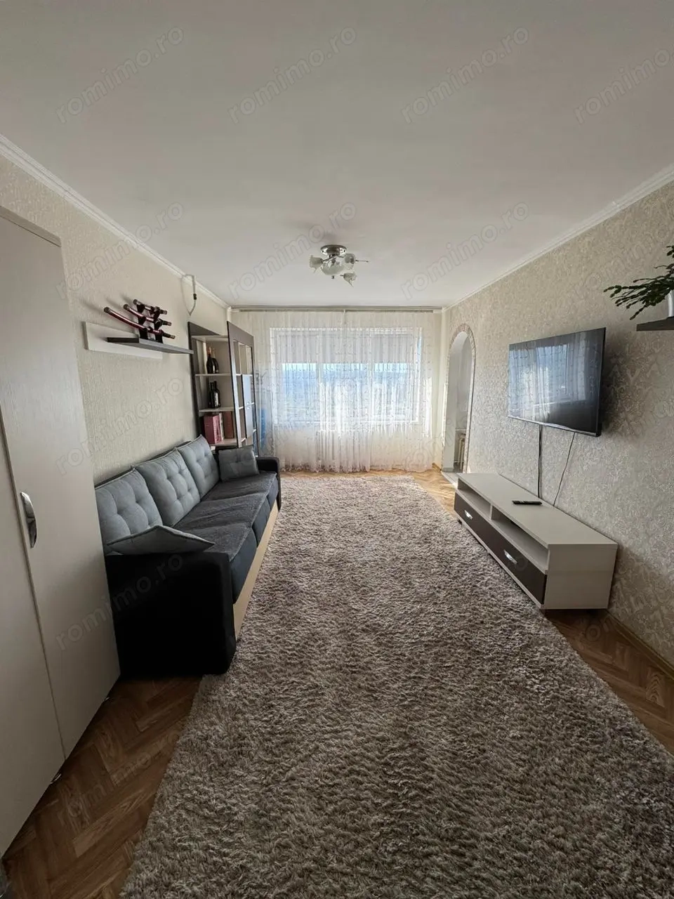 Apartament cu 2 camere in imobil situat la 200 m de statia de metrou Piata Muncii