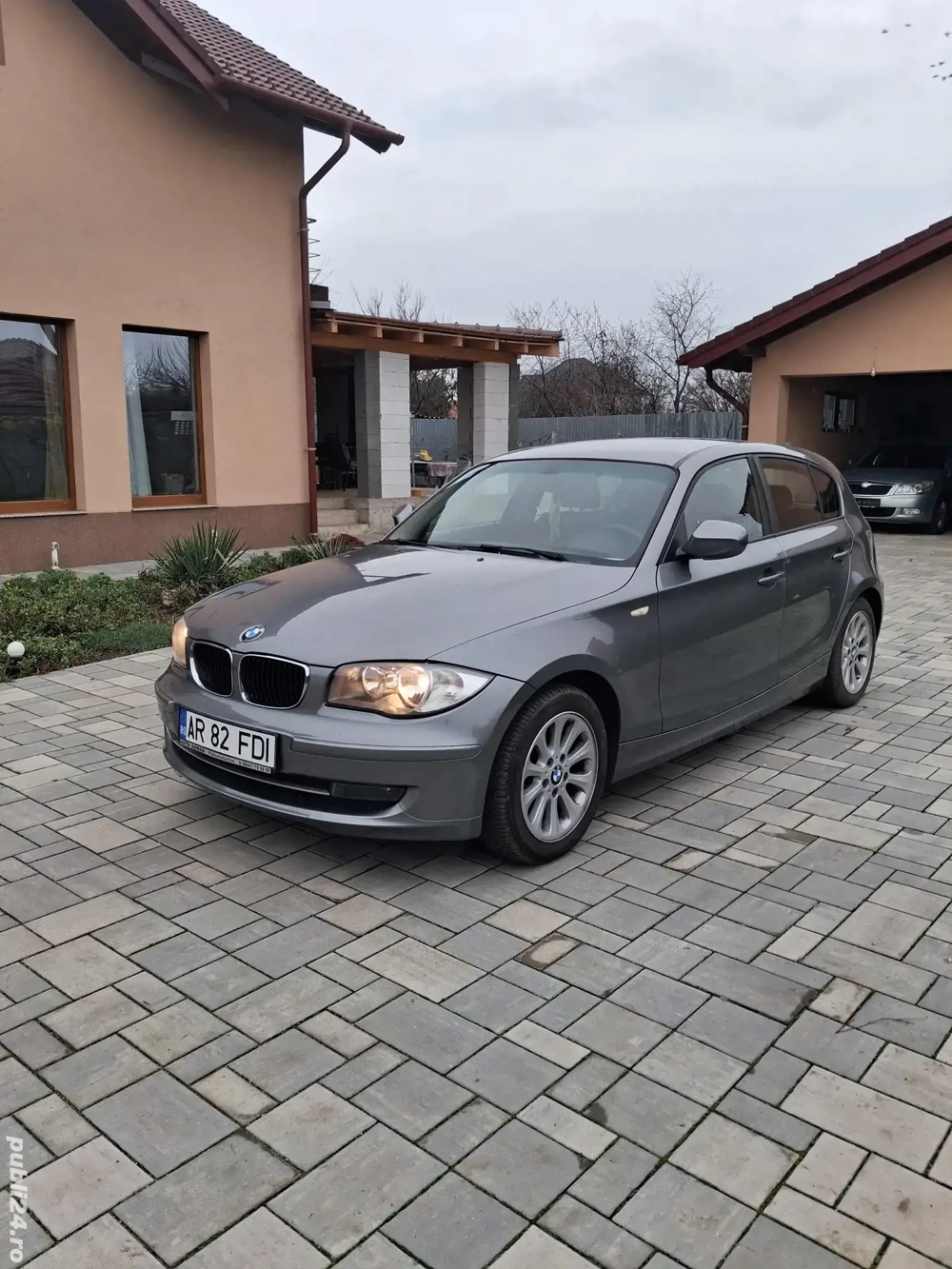 De vînzare BMW seria 1 model 116i, an 2010 Benzină 