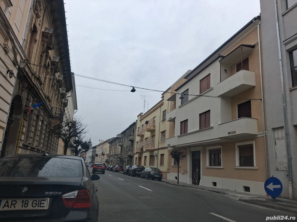 Vănd birou 3 camere central