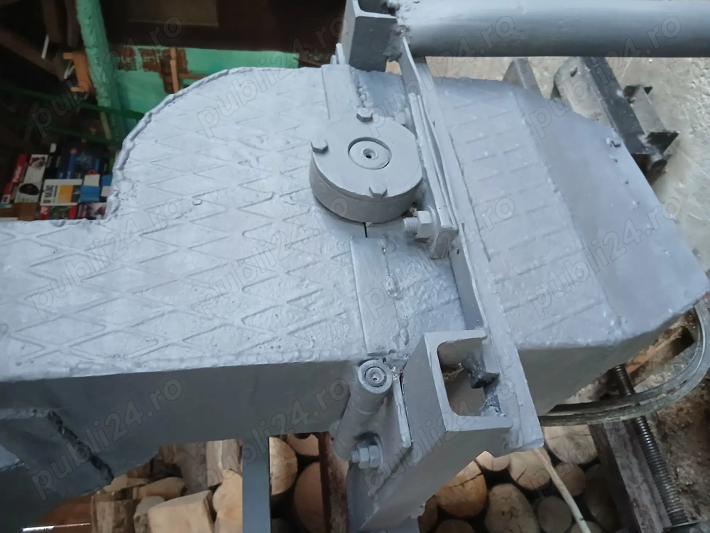 Moara de macinat știuleți 