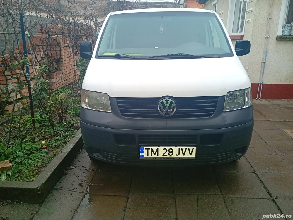 wwT5 1,9 TDI din2008 locuri 8+1. Preț 6500 euro.