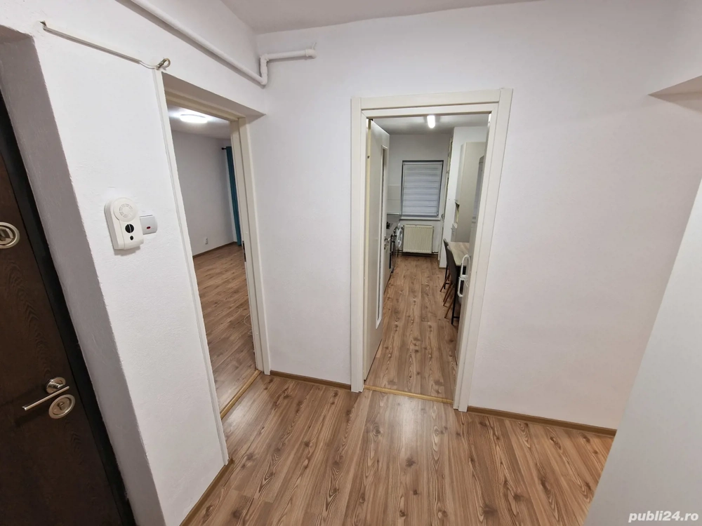 Proprietar vand apartament 3 camere 2 bai 66mp + pivnita Parter inalt. Sibiu str. Rusciorului