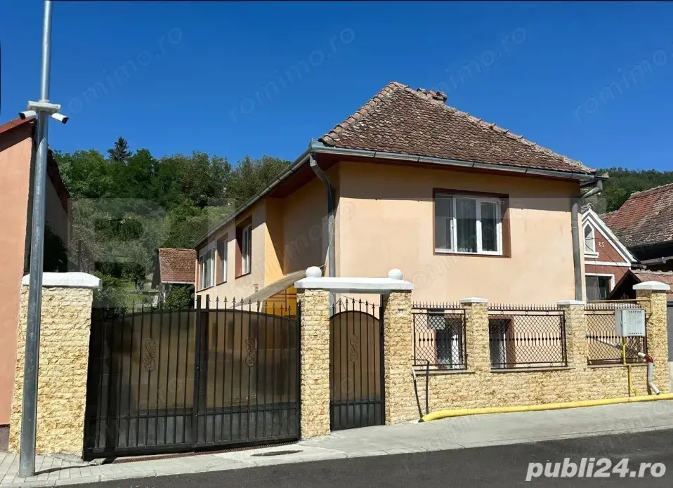 Casă de vânzare in loc Rupea județul Brașov 