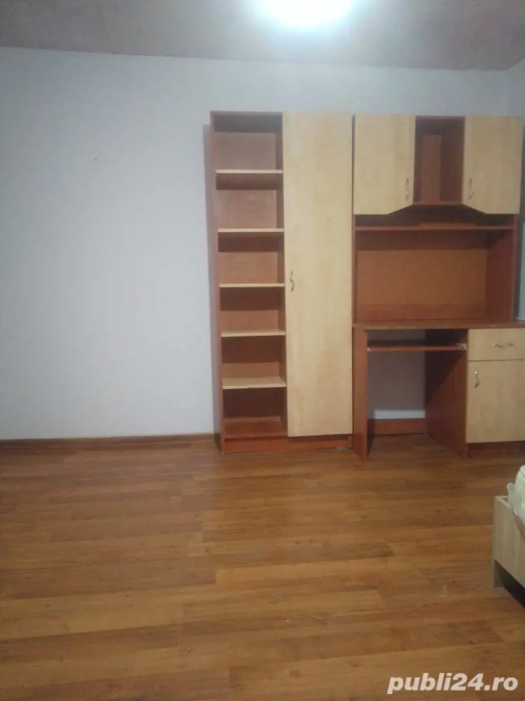 Închiriez o camera pentru un barbat 