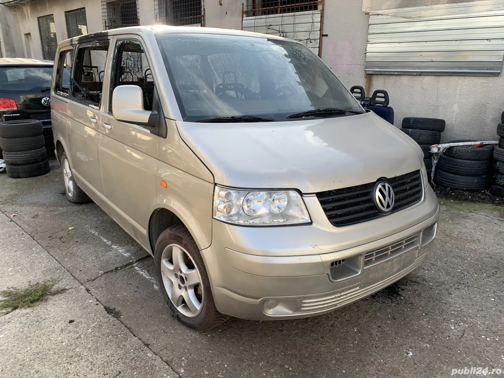 Dezmembrari Volkswagen Transporter T5 motor 2.5 