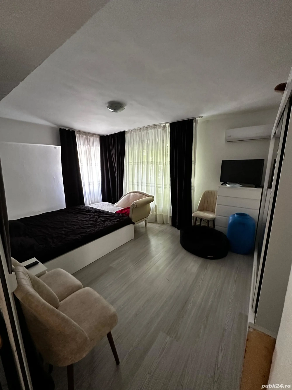 vand apartament