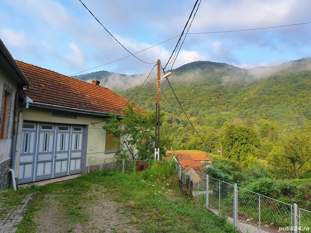 casa de vanzare la țară,cu 5 dormitoare 