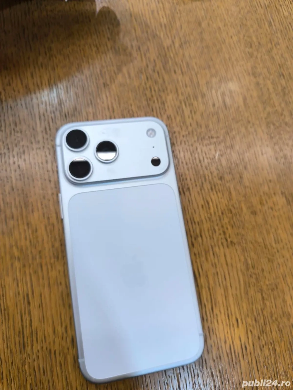 Vând iPhone 17pro Max 