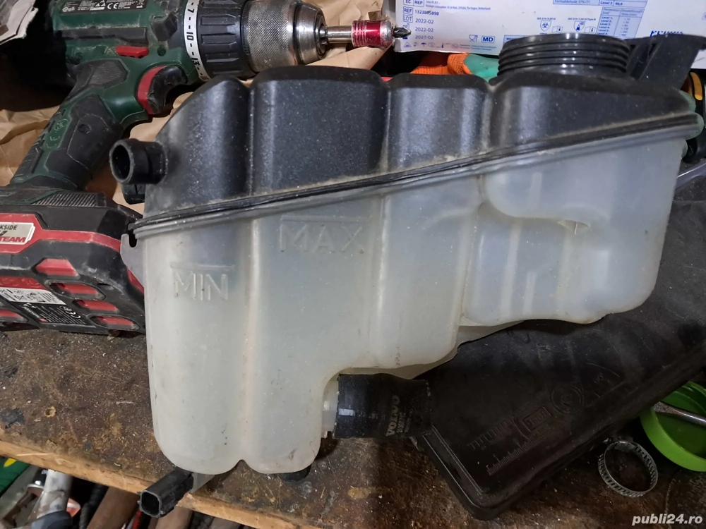 Vas lichid de racire Volvo xc60 