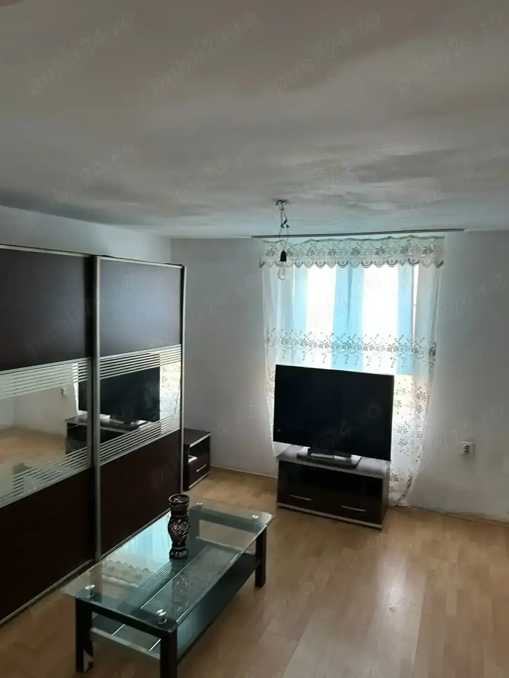 casa de vanzare cu curte