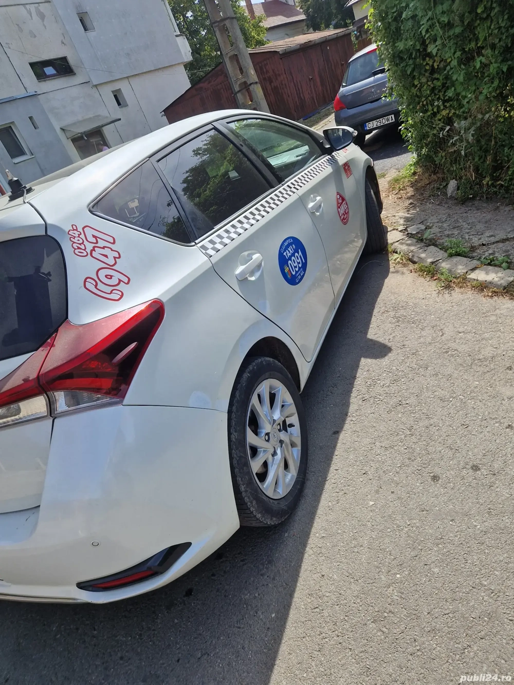 Caut sofer taxi dispecerat Daniel Taxi