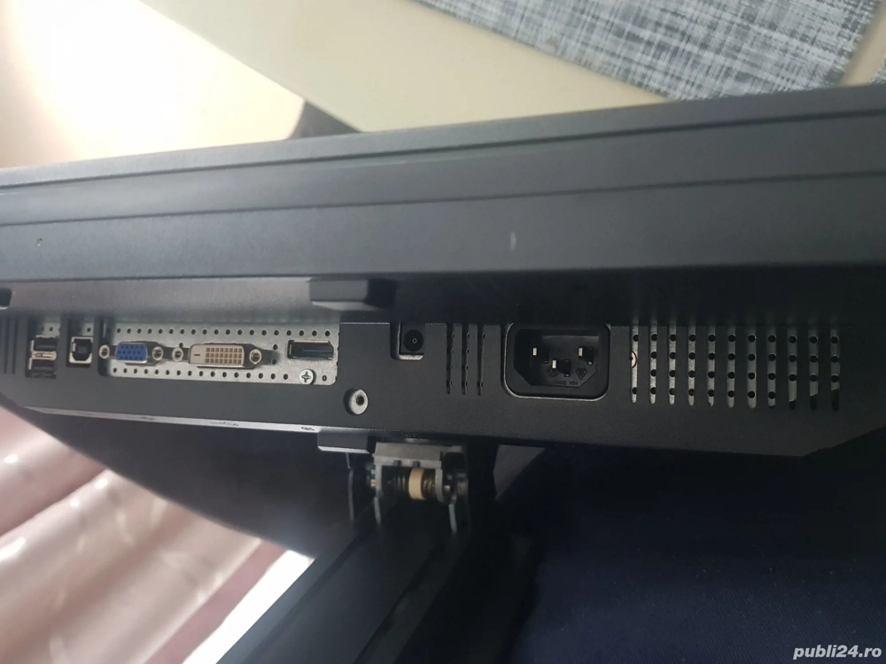 WideScreen Dell P2210f Monitoare LCD 22 inci wide Dell P2210f 22 inci widescreen