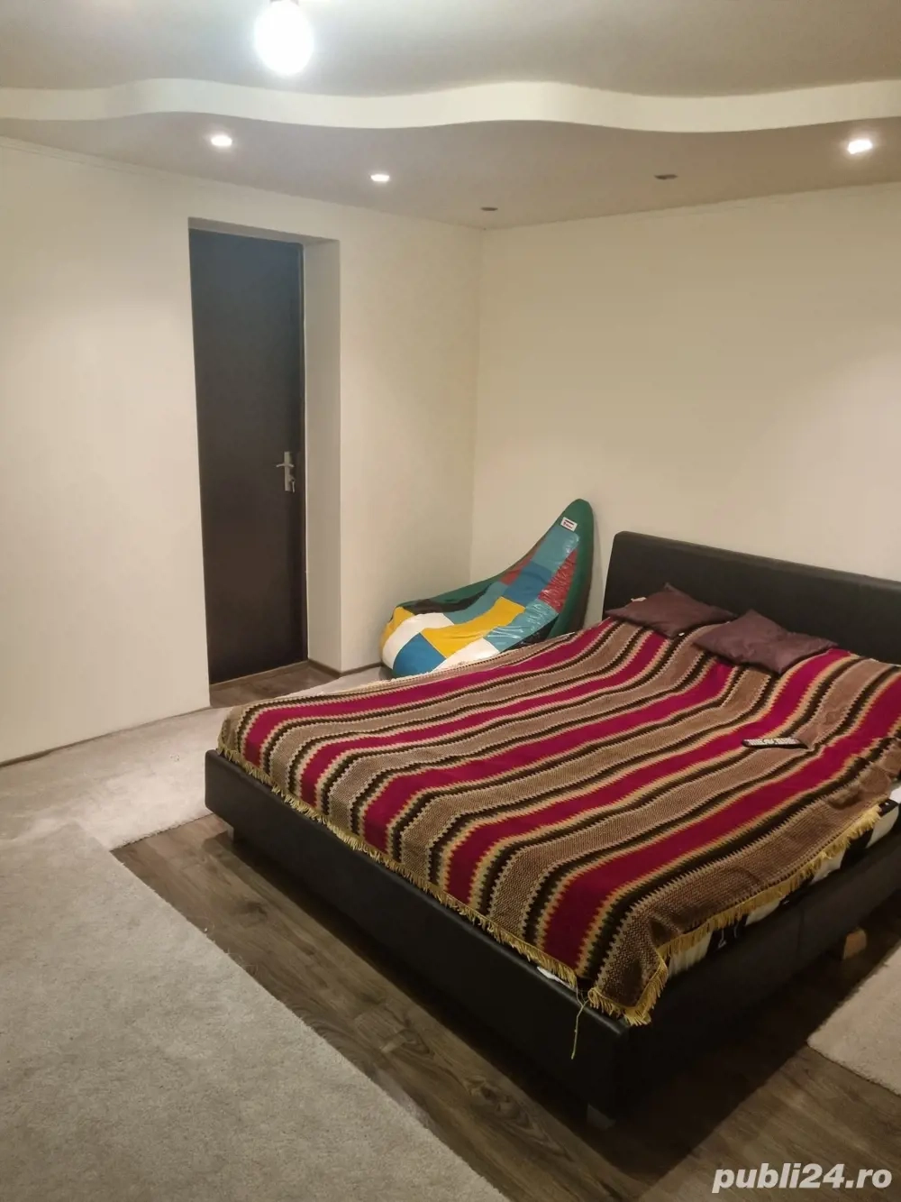 Casă cu teren generos   Pădureni