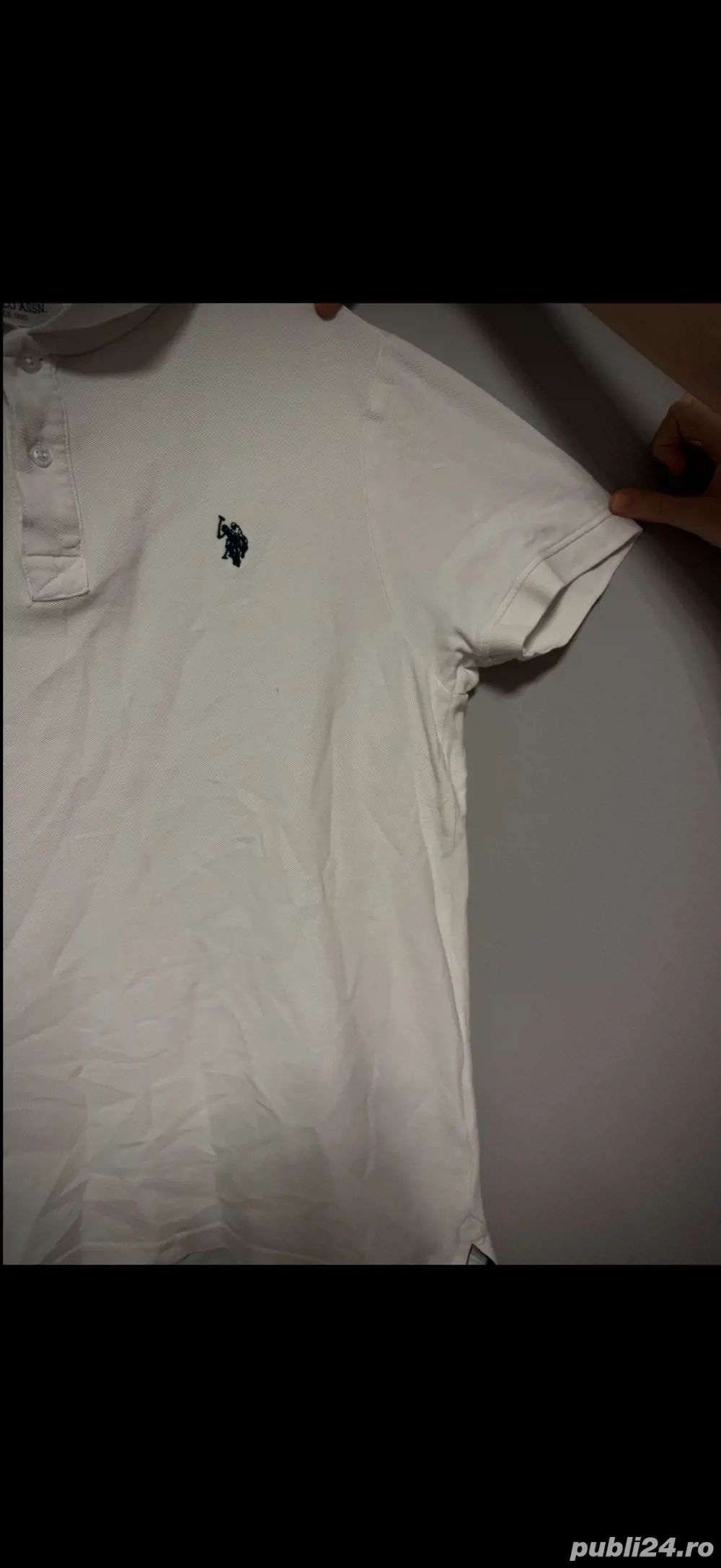 Tricou polo alb   curat, versatil, ideal zilnic