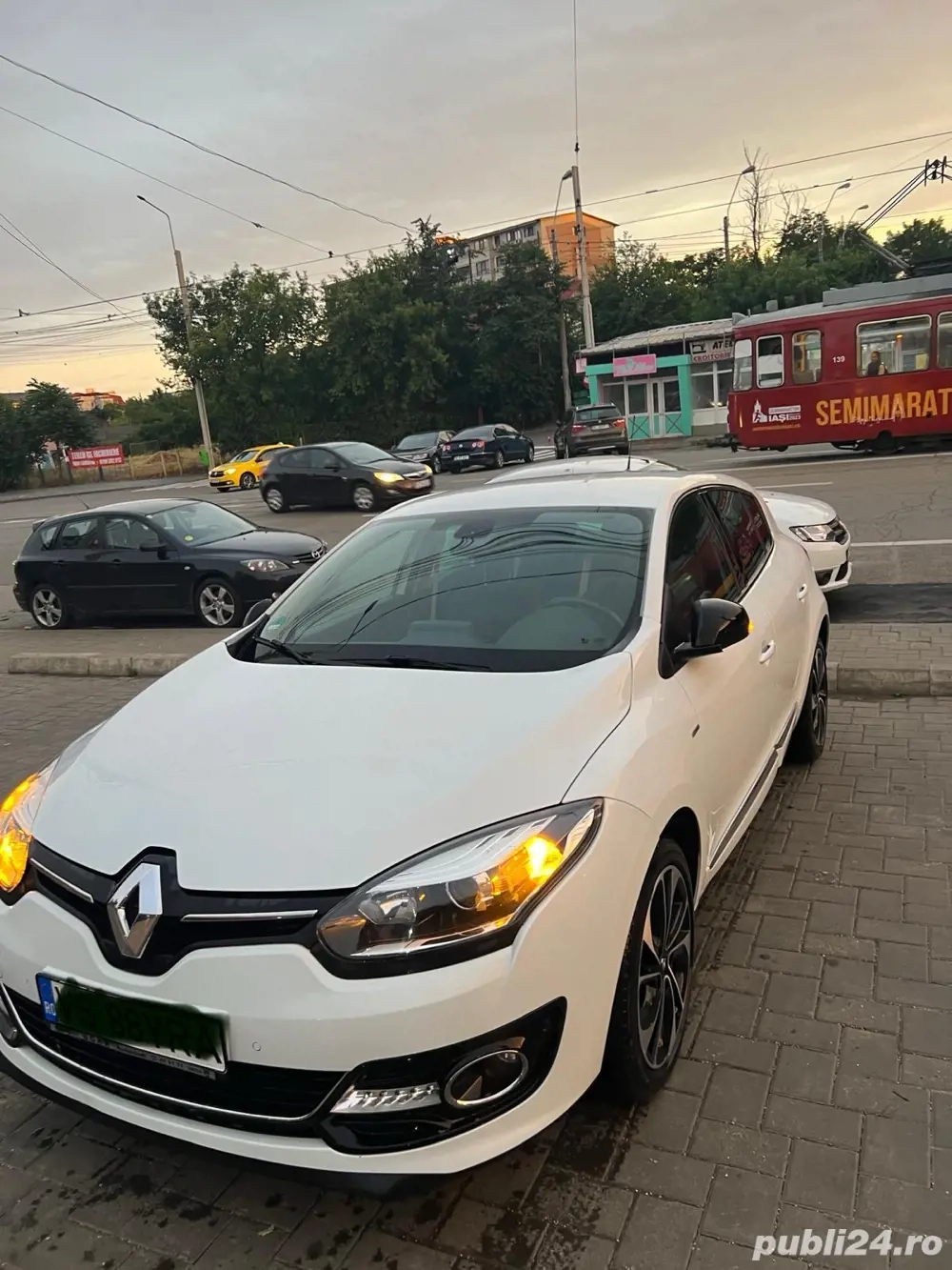 Renault Megane 3 Hatchback 2014   Ediția Bose | 1.6 dCi | 130 CP