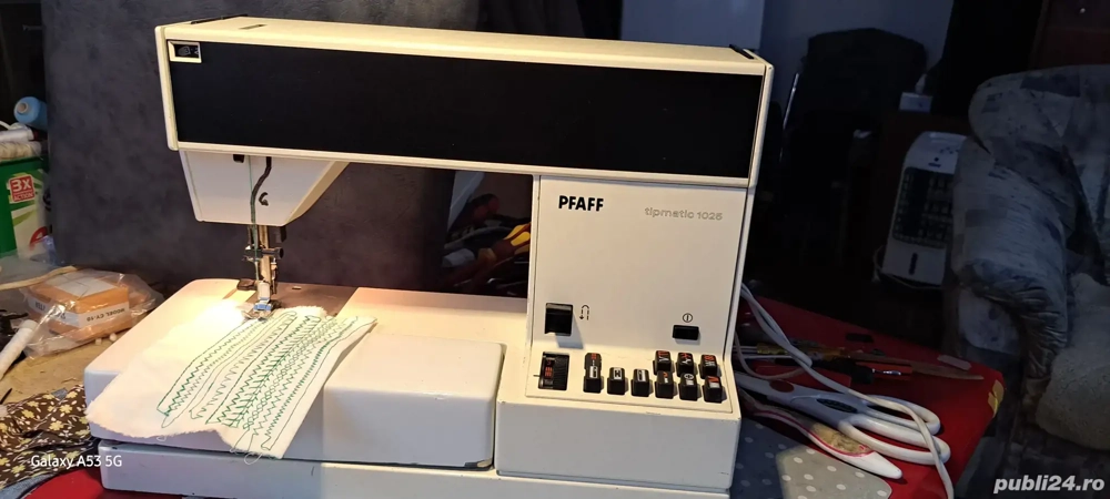 Vînd mașina de cusut 