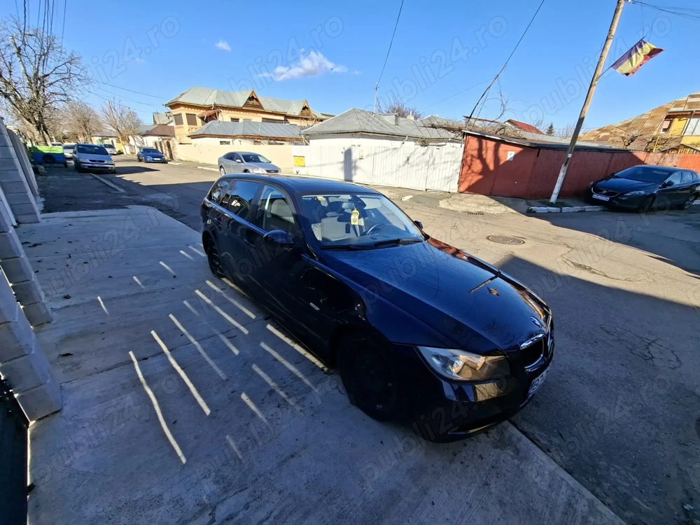 Bmw 320 an 2008 panoramica