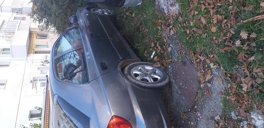 Auto hyundai accent dezmembrare