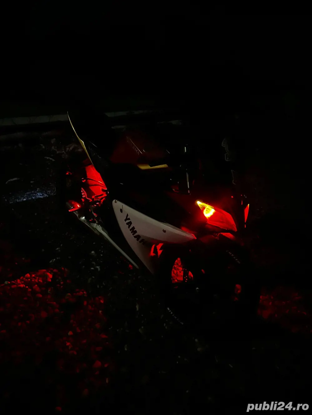 vand yamaha yzf r125 cu set de 180