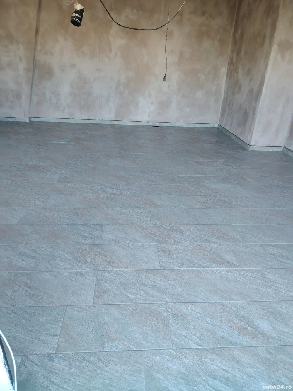 Execut lucrări în construcții fațade tencuieli zugrăveli interioare parchet gresie orice tip de lucr