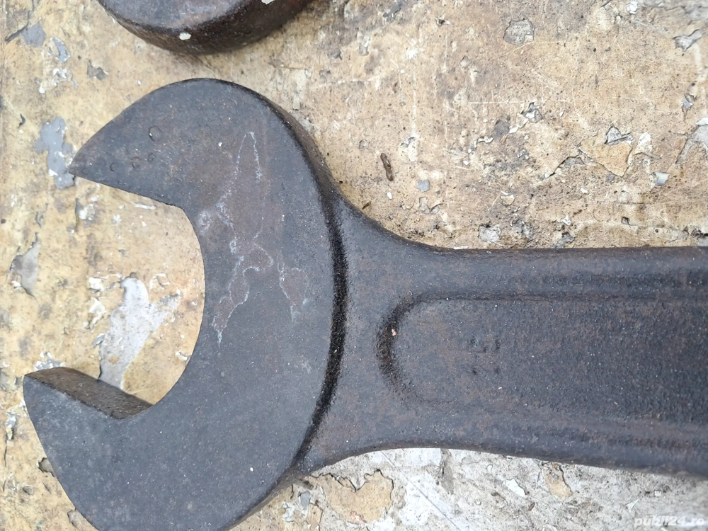 Vând cheie fixă 75-80 mm