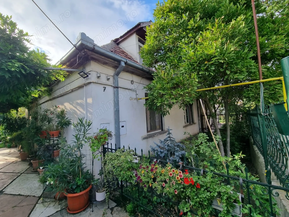 BRASADAS vinde casa individuala spatioasa in zona Burdea.